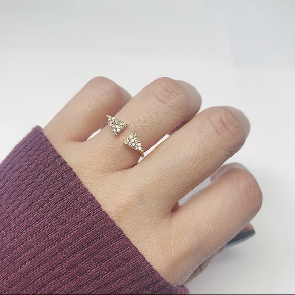 { HP } .925 Sterling Silver Cubic Zirconia Ring - Picture 8 of 9